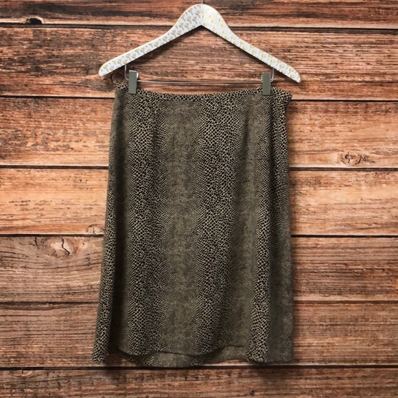 Liz Claiborne Dresses & Skirts - 5/25Crazy Horse Snake Print Skirt